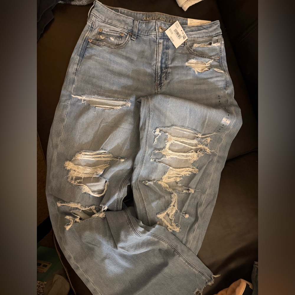 NWT AE Distressed Light Blue Jeans